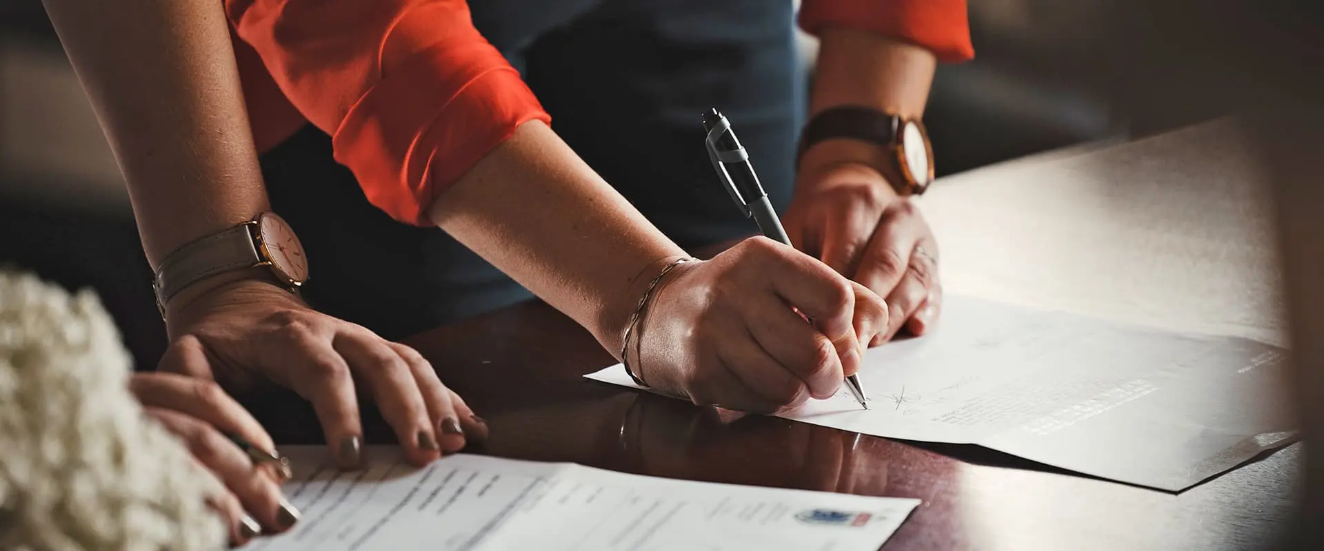 Fördermittelberatung beim Ausfüllen von Dokumenten